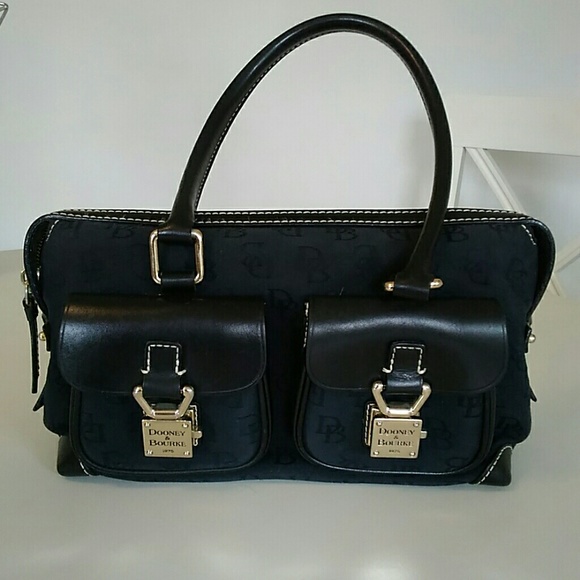 Dooney & Bourke Handbags - Dooney Bourke Signature Speedy Doctor Handbag